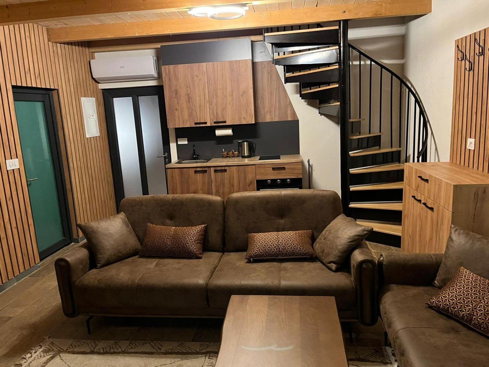 Bujtinat Lisa Apartment Boge Ngoại thất bức ảnh