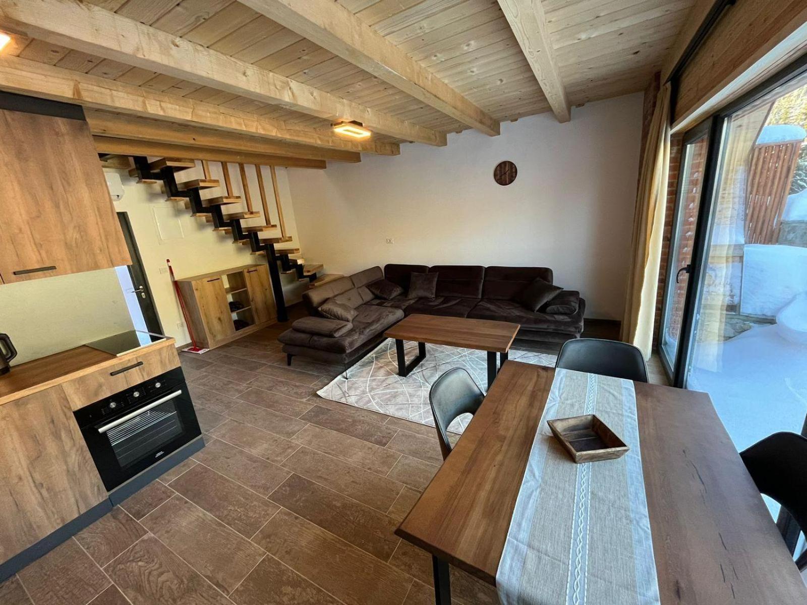 Bujtinat Lisa Apartment Boge Ngoại thất bức ảnh