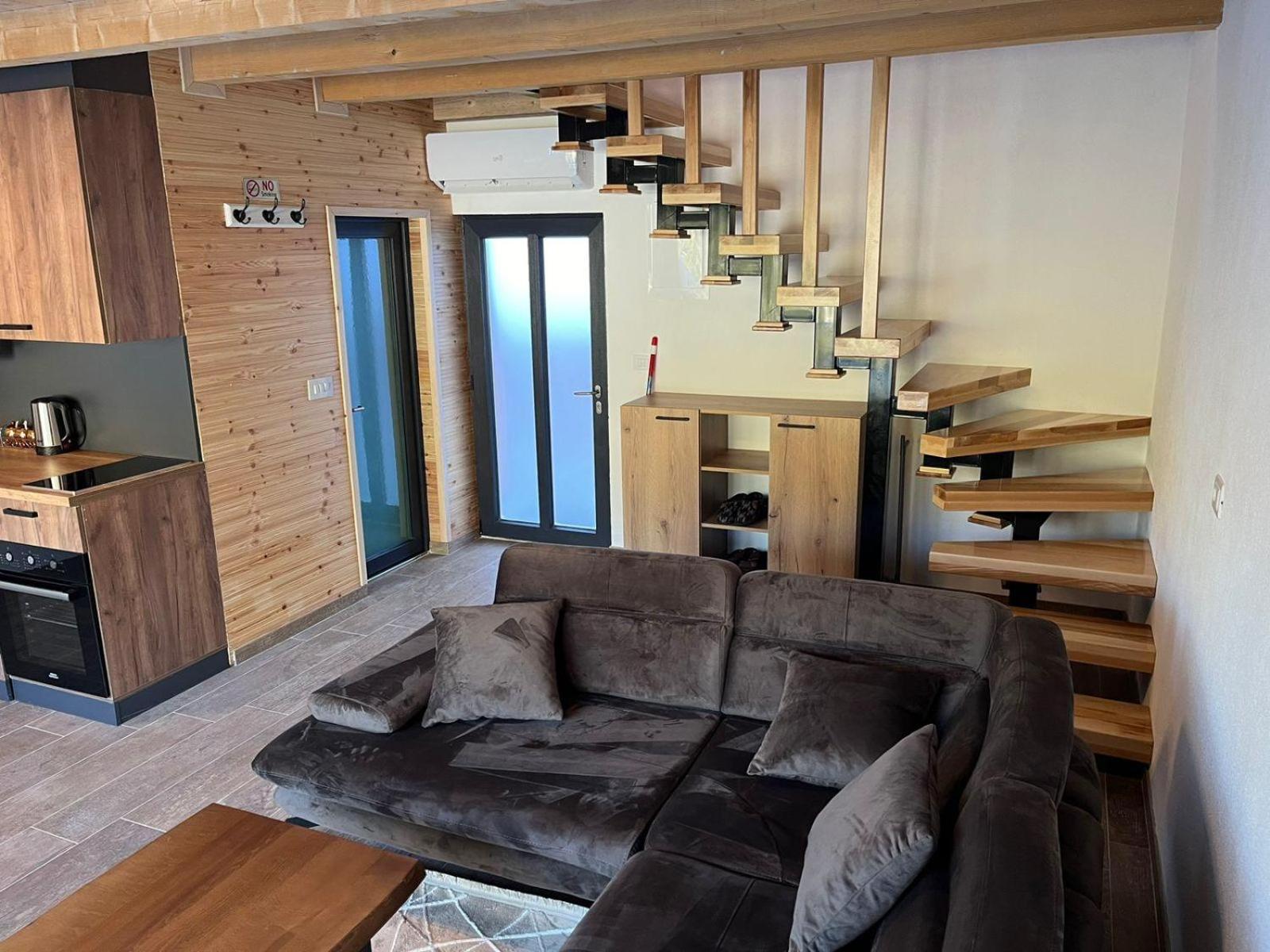 Bujtinat Lisa Apartment Boge Ngoại thất bức ảnh