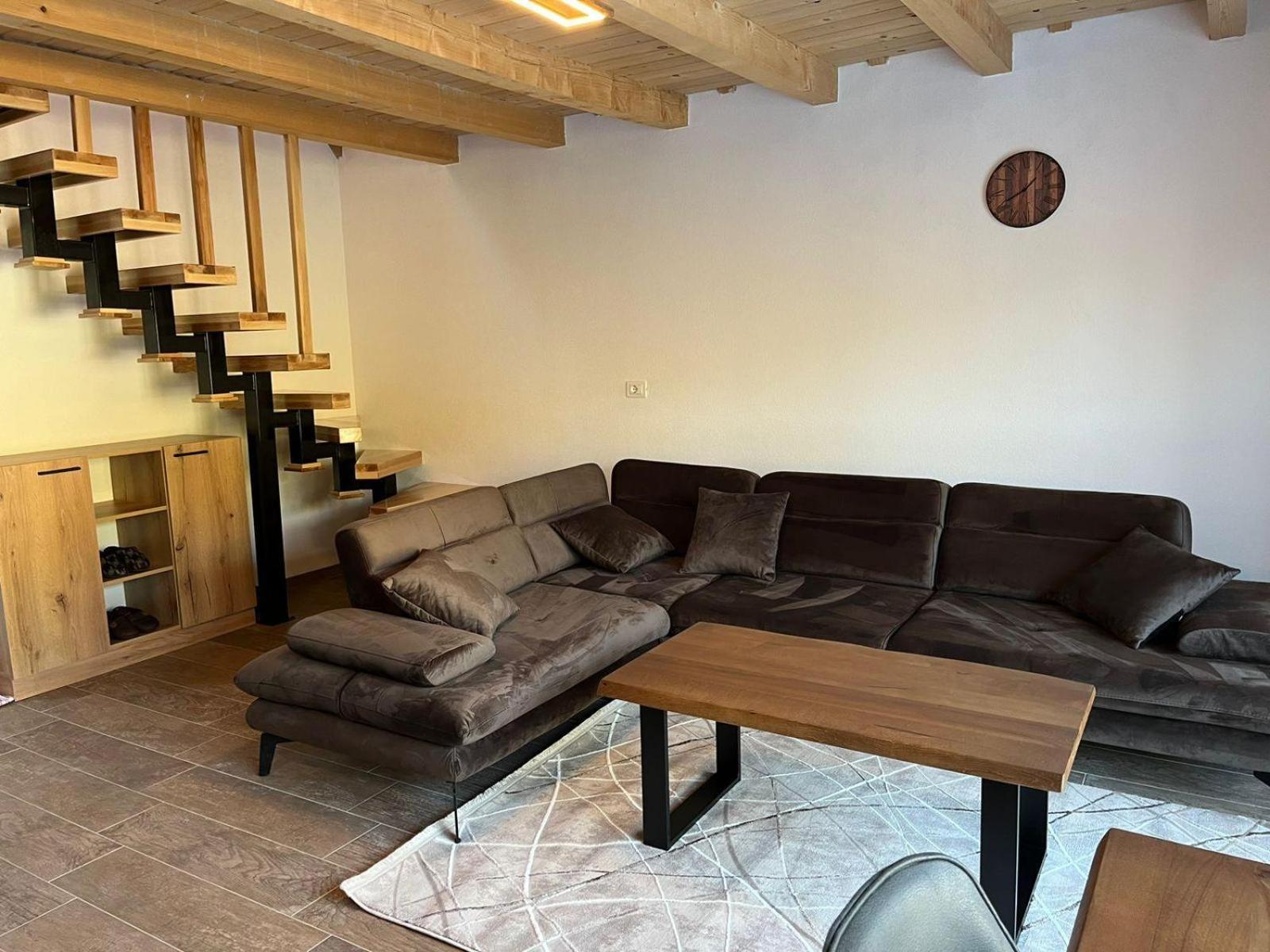 Bujtinat Lisa Apartment Boge Ngoại thất bức ảnh